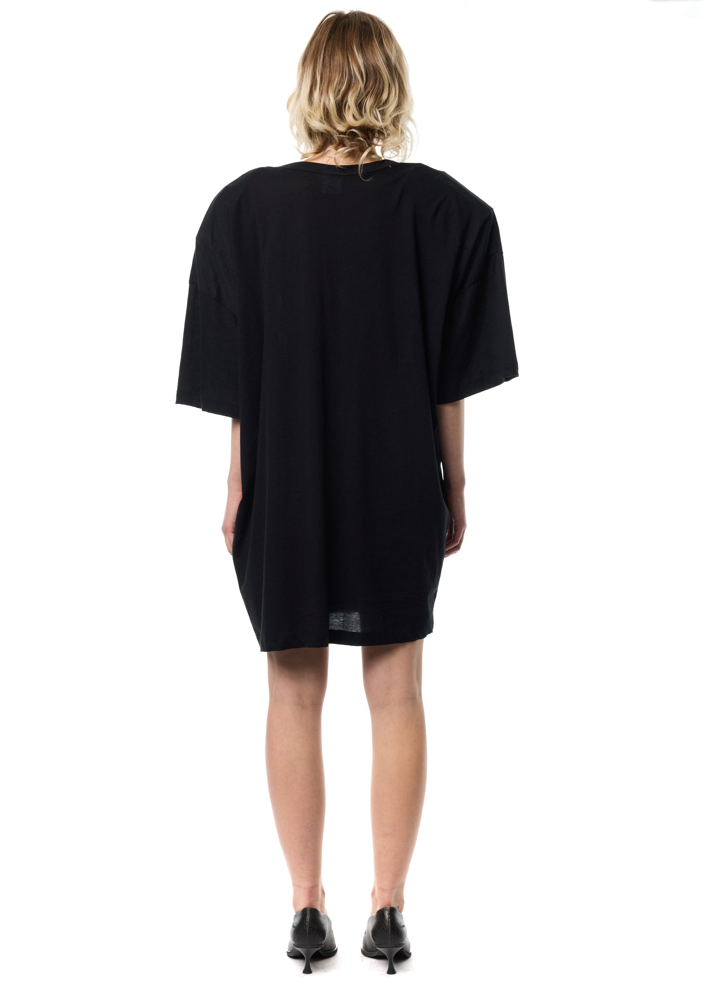 SHOULDER PAD TALL TEE WITH CREST