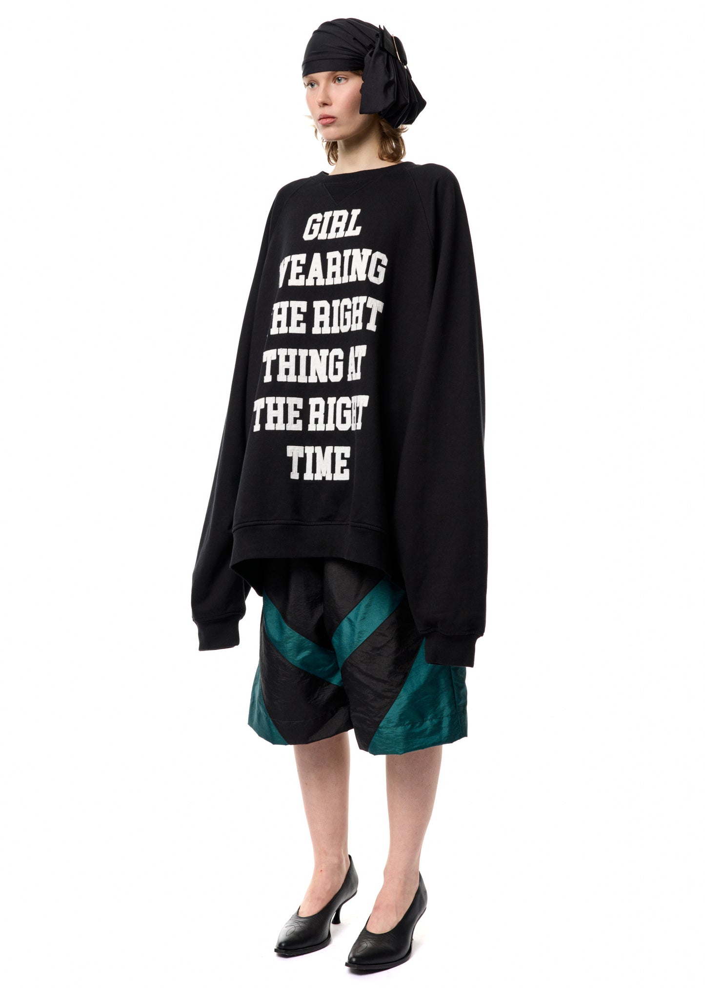 OVERSIZED SWEATSHIRT